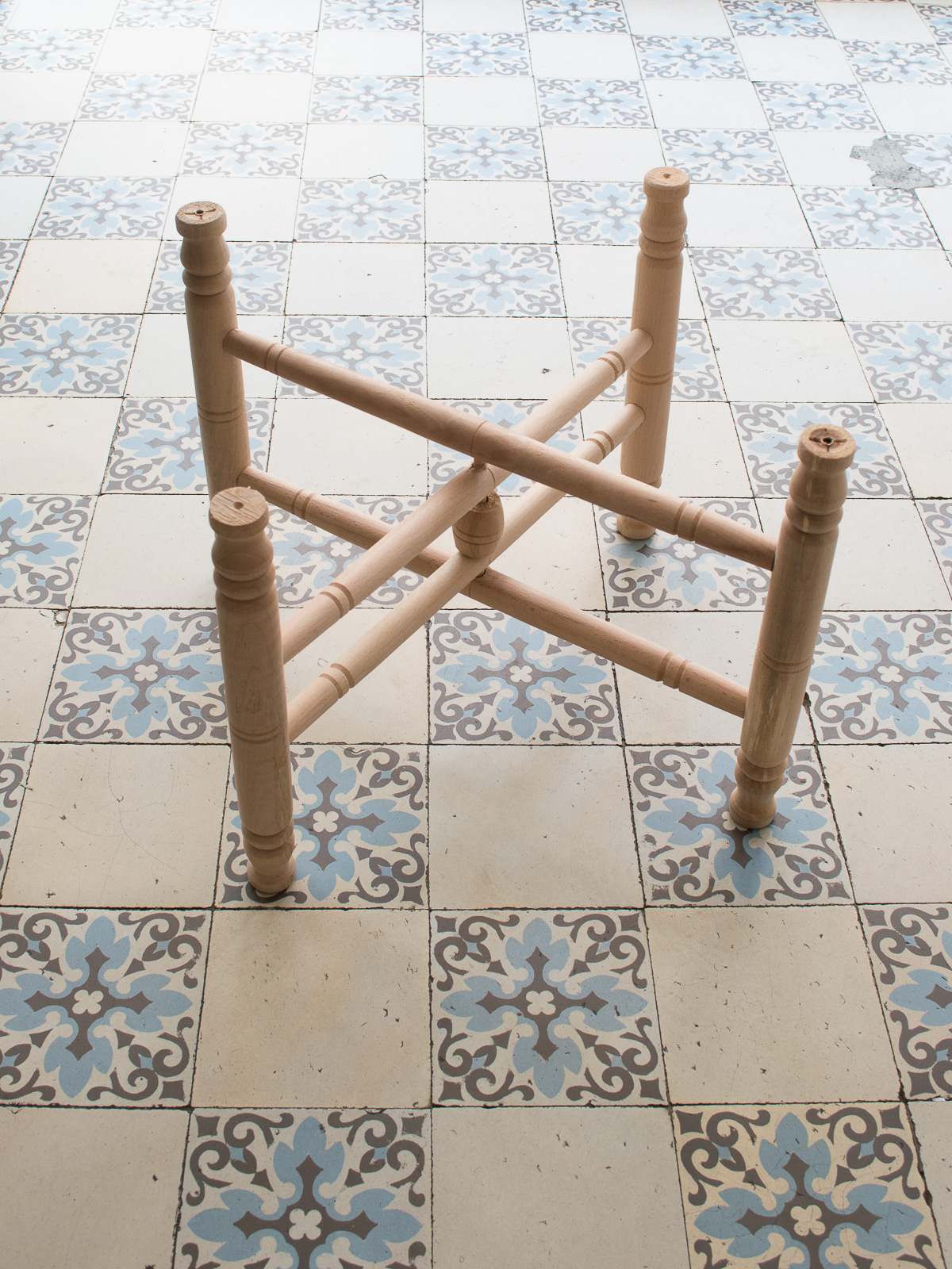 XL wooden frame, 35 cm high, for 70 - 75 cm plates